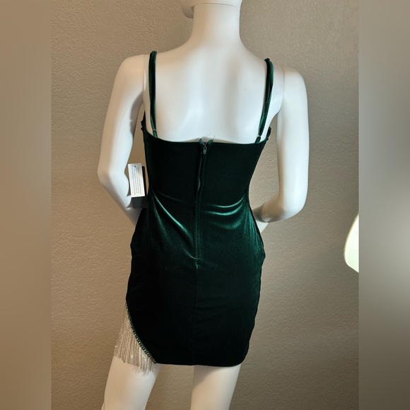 🥳♥️ City Vibe Juniors’ Sleeveless Rhinestone-Fringe-Accented-Hem Velvet Dress - Picture 6 of 8